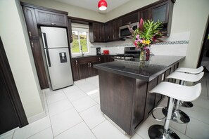 Fridge, microwave, oven, stovetop - CASA LINDA #917 THE KING OF 2 BEDROOMS.Pool/Maid (Sosúa)