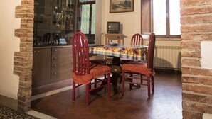 Dining - Rustic Tuscan Apartment (Provincia di Grosseto)
