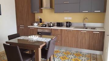 Fridge, oven, stovetop, toaster