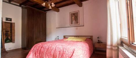 2 chambres, fer et planche Ă repasser, accĂšs Internet, draps fournis