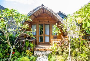 Front of property - Cotton Tree Cottages (Gili Trawangan)