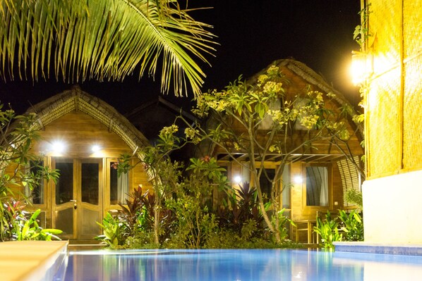 Front of property - evening/night - Cotton Tree Cottages (Gili Trawangan)