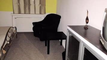 Habitación doble, baño compartido | Servicios de la habitación