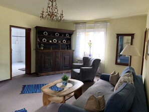 Apartamento, 1 quarto, para não fumantes, terraço | Área de estar | TV de tela plana