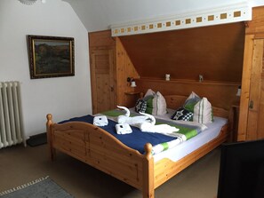 Individually decorated, individually furnished, desk, free WiFi - Hotel Teutonia (Braunlage)