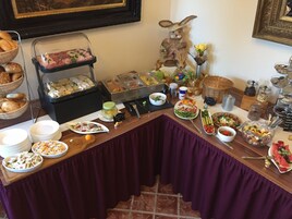 Café da manhã com buffet todos os dias (EUR 11.50 por pessoa) 