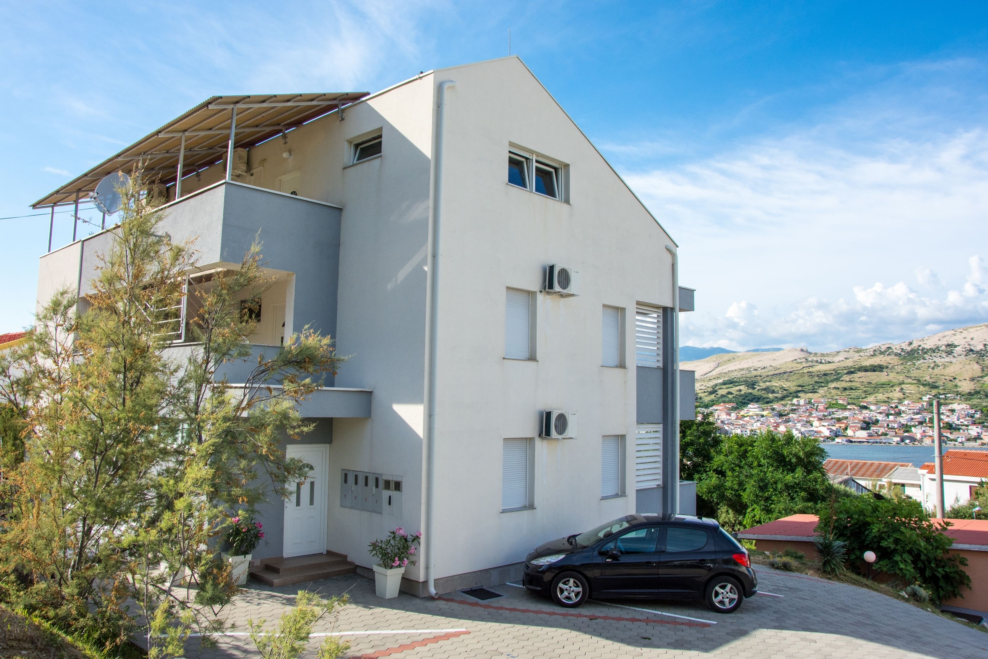 المنشأة من الخارج