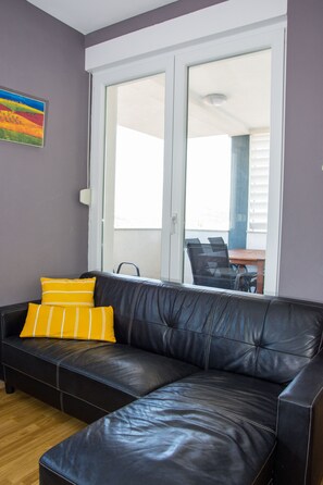 Travel cot, free WiFi, bed sheets - Sv. Jelena apartments (Pag)