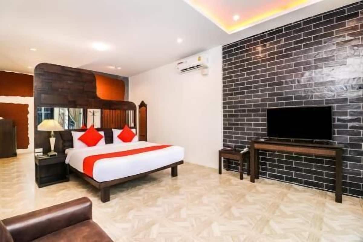 Decoración personalizada, escritorio, cortinas blackout y camas extra