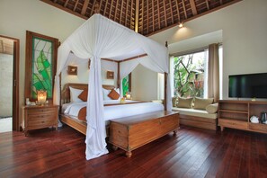 Villa With Private Pool | 房內夾萬、書桌、免費 Wi-Fi、床單
