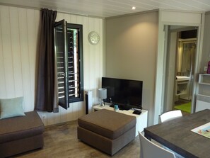 Superior Chalet, 2 Bedrooms, Kitchen, Mountain View | Living room | TV - Camping Napoléon (Gap)