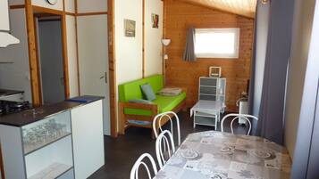 Standard Chalet (Natura) | Living area | TV