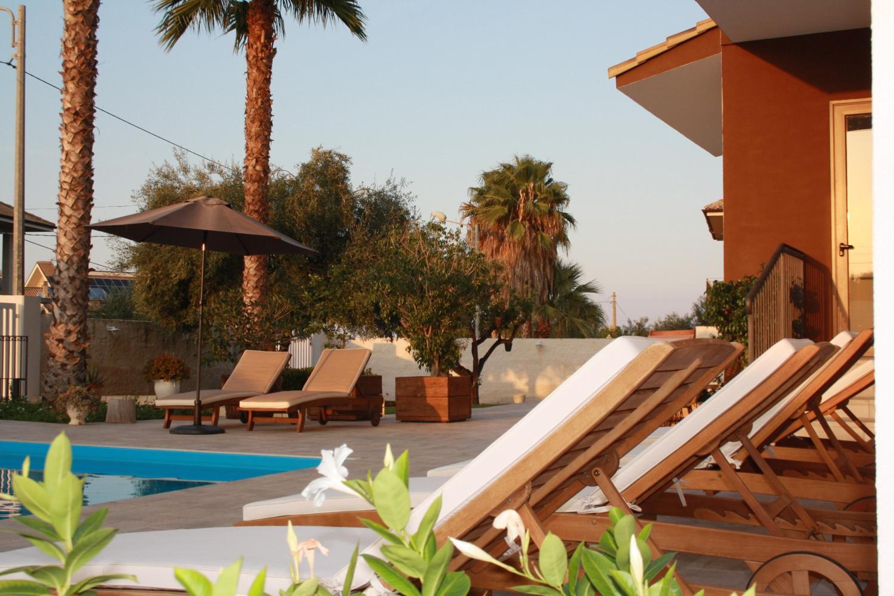 季节性开放的室外游泳池