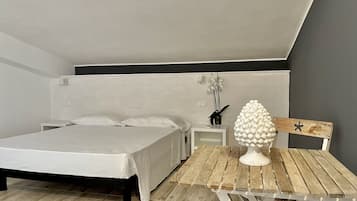 8 chambres, minibar, coffres-forts dans les chambres, bureau