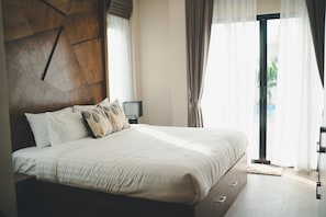 Royal Grand Emperor Pool Villa | In-room safe, blackout drapes, iron/ironing board, rollaway beds - Zen Retreat Chiang Mai Villa (Saraphi)