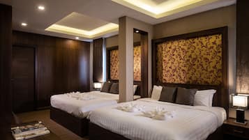 Royal Grand Emperor Pool Villa | In-room safe, blackout drapes, iron/ironing board, rollaway beds