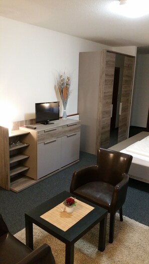 بديكورات فريدة لكل غرفة وواي فاي مجانًا وملاءات أسرّة