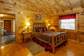 3 室のベッドルーム、旅行用ベビーベッド、WiFi、ベッドシーツ