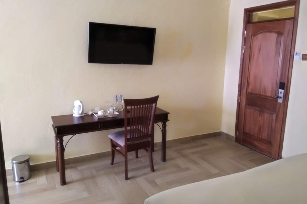 Twin Room | Free WiFi, bed sheets