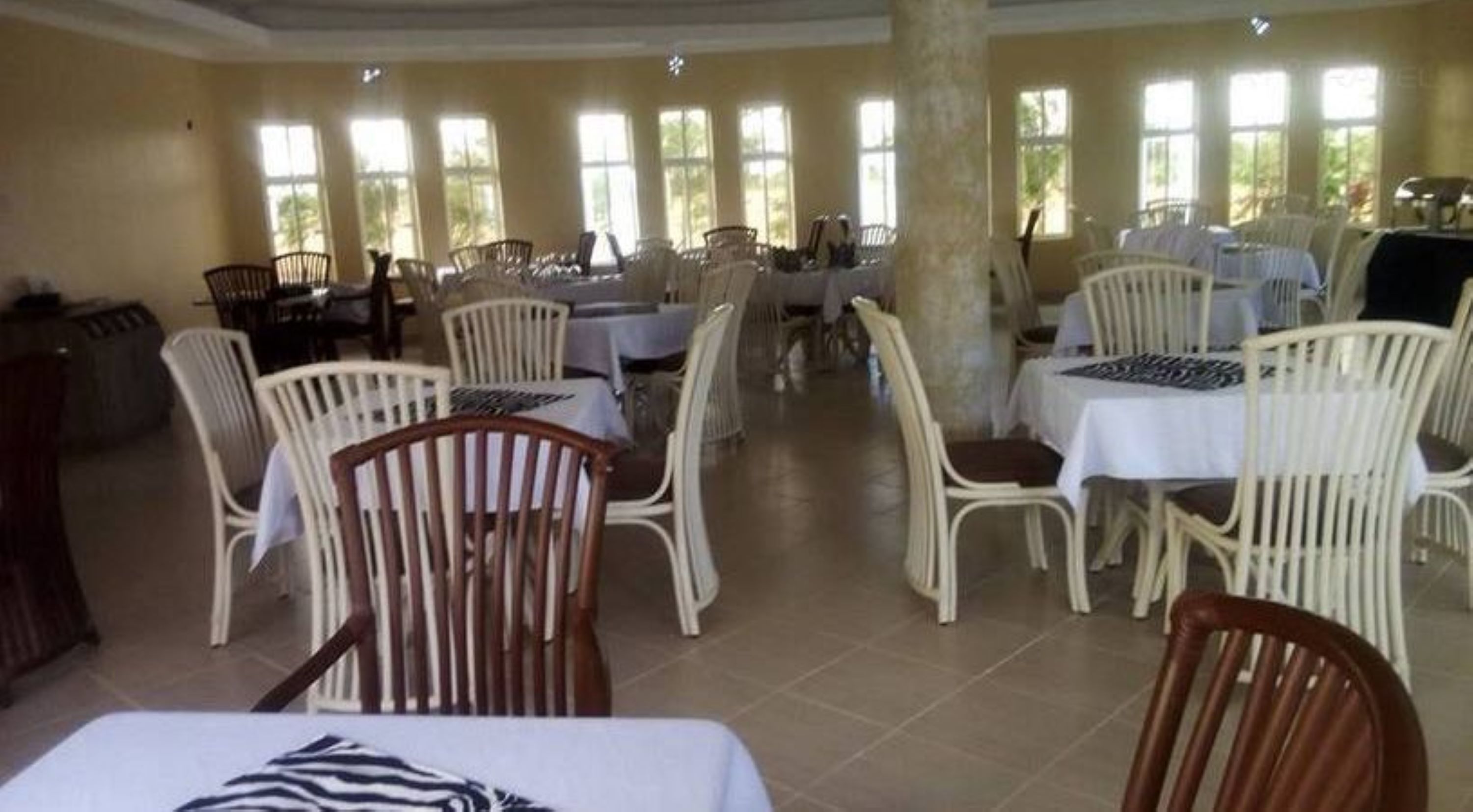 Breakfast, lunch, dinner served; local cuisine 