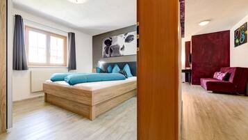 Apartemen Comfort, 2 kamar tidur, pemandangan gunung | Meja kerja, tempat tidur bayi (biaya tambahan), dan Wi-Fi gratis