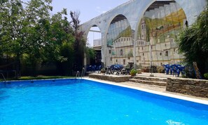 2 outdoor pools, pool umbrellas, pool loungers - Camping Alpujarras (Nevada)