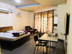 10 chambres, coffres-forts dans les chambres, rideaux occultants