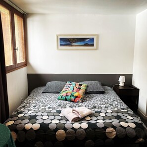 Standard Double Room, 1 Bedroom, Mountain View | Blackout curtains, soundproofing, free WiFi, bed sheets