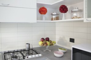 Apartment, 1 Bedroom | Private kitchenette