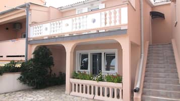 Apartment, 1 Bedroom, Ground Floor | Terrace/patio
