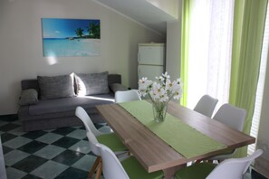 Apartment, 2 Bedrooms, Balcony, Sea View | Desk, free WiFi, bed sheets - Apartments Tanja & Josipa (Pag)