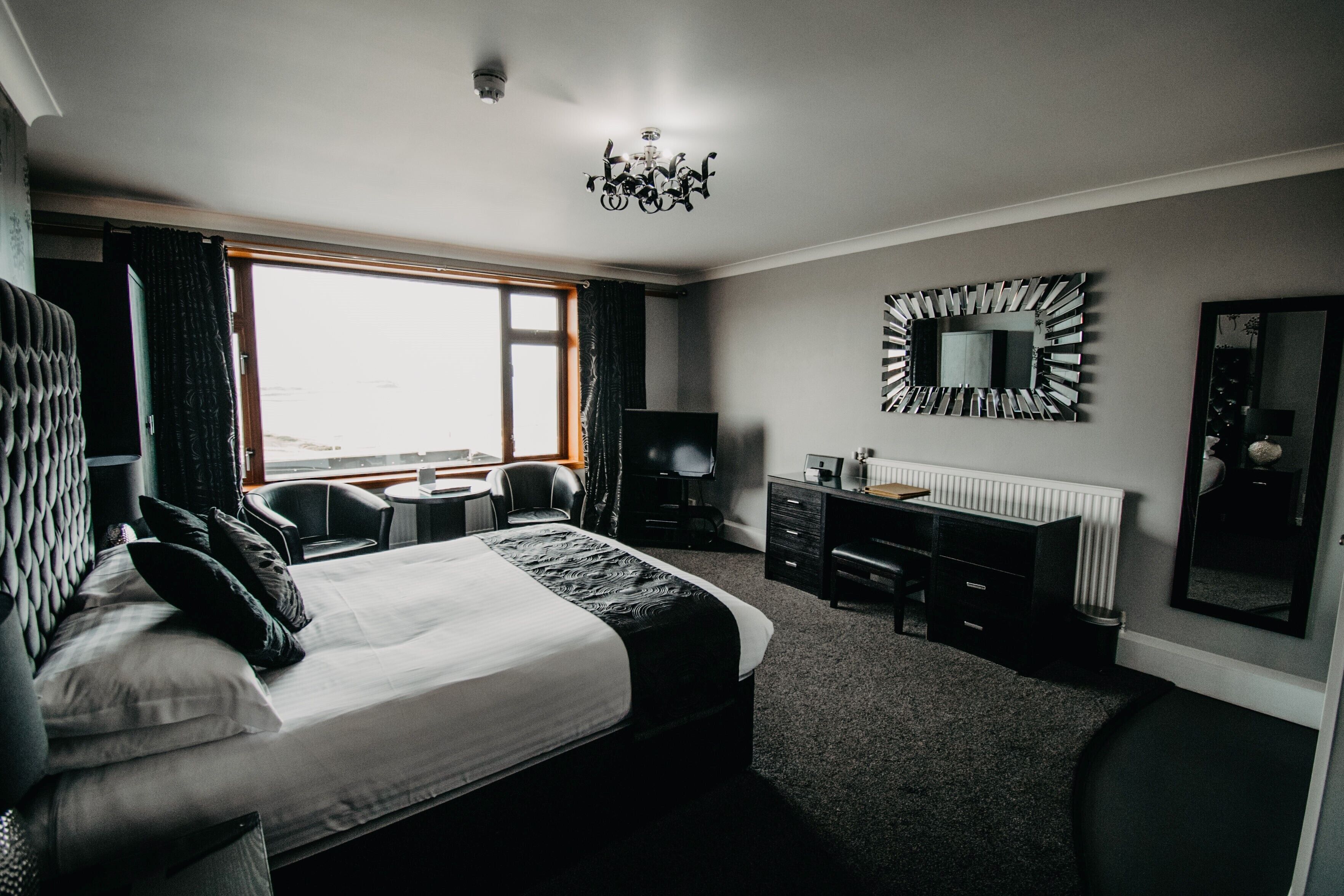 deluxe double room | desk, iron/ironing board, free wifi, bed sheets