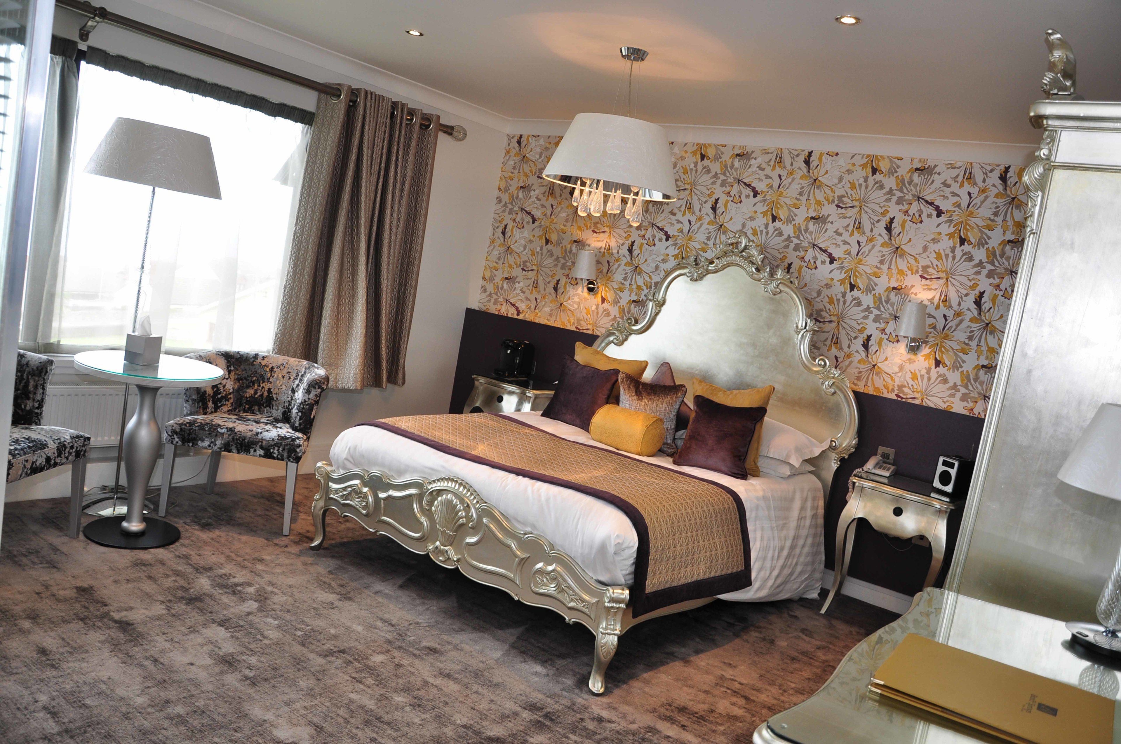 luxury double room | desk, iron/ironing board, free wifi, bed sheets