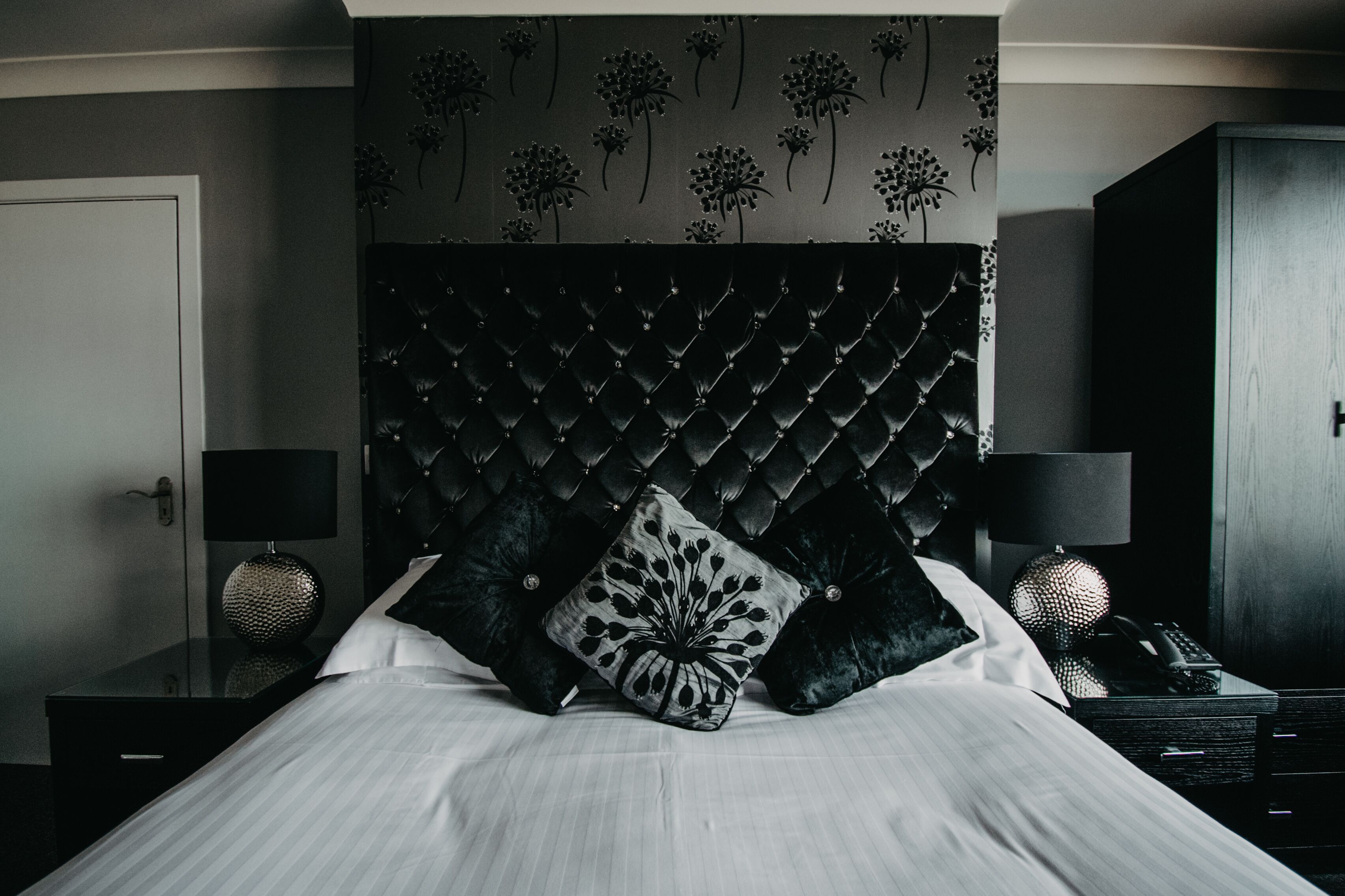 deluxe double room | desk, iron/ironing board, free wifi, bed sheets