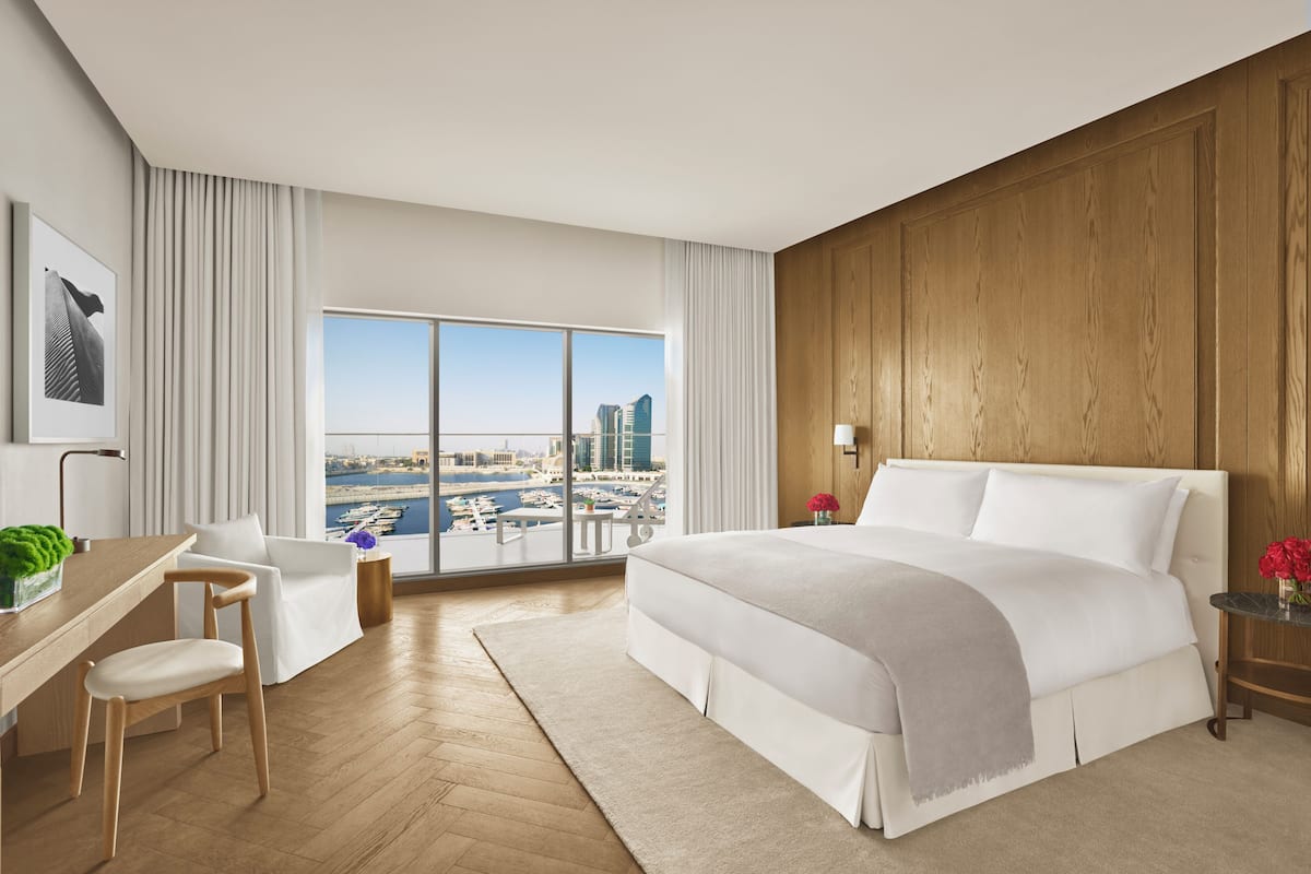 Family Suite, 1 King Bed, Non Smoking, Balcony | Minibar, in-room safe, desk, laptop workspace