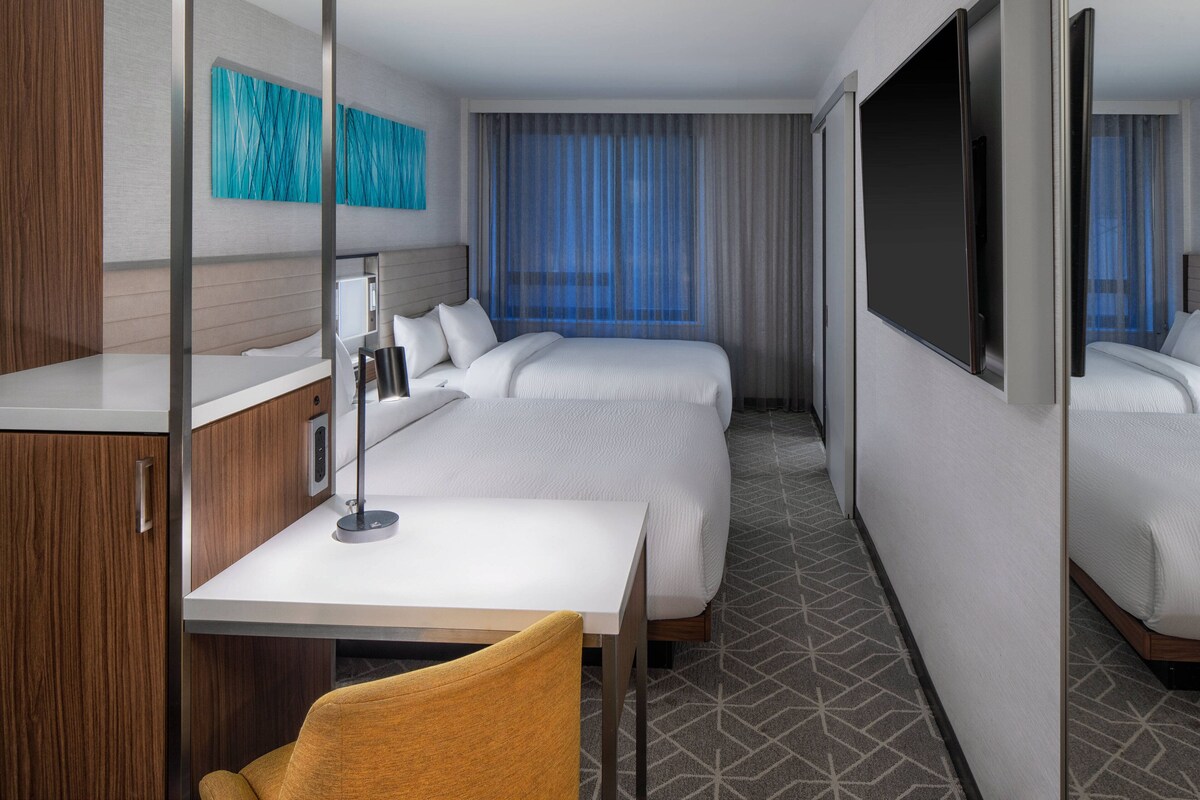 Desk, blackout drapes, iron/ironing board, free WiFi