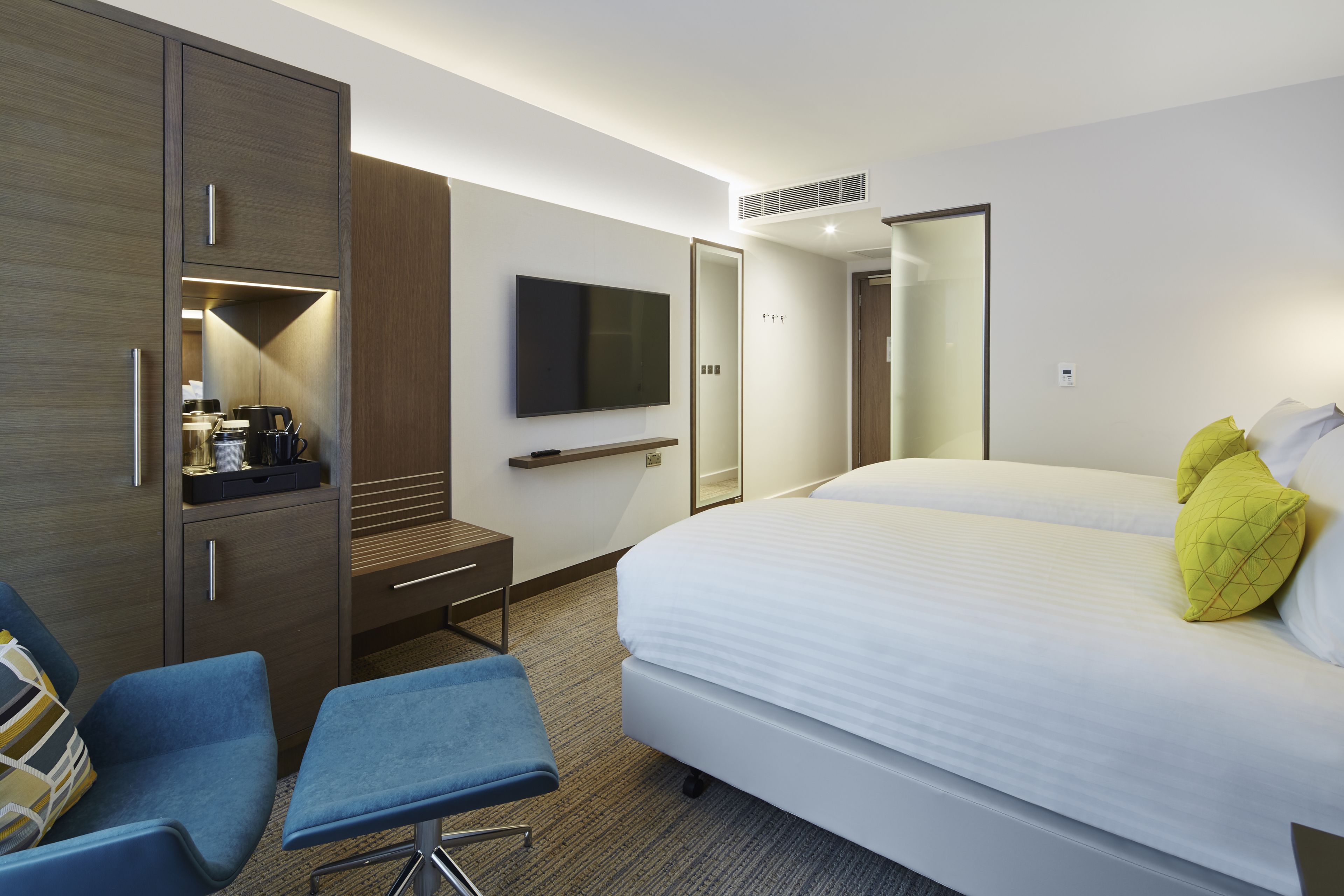 deluxe room, 2 single beds, non smoking | memory-foam beds, in-room safe, desk, blackout curtains