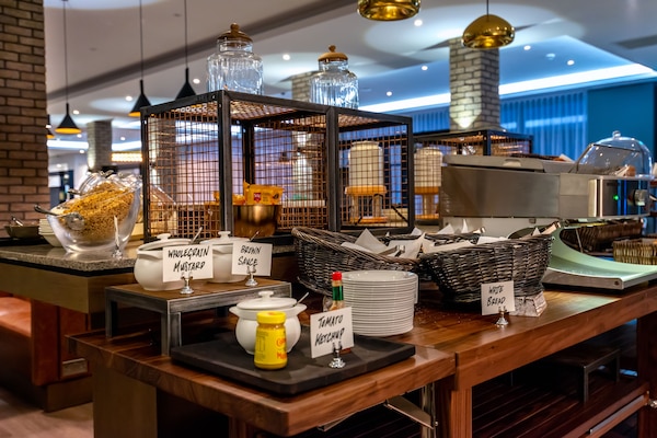 Colazione completa, servita tutte le mattine (15.95 GBP a persona)