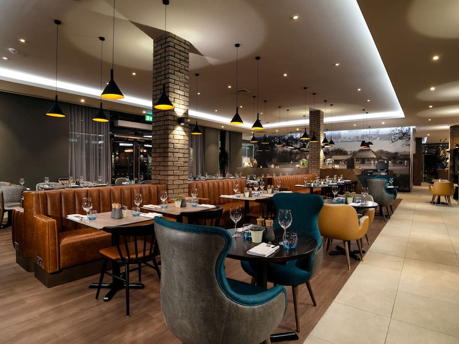 Petit déjeuner, déjeuner et dßner servis sur place, vue sur le jardin