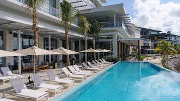 Outdoor pool, pool umbrellas