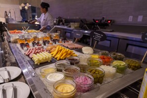 Déjeuner préparé sur commande (36 USD par personne)