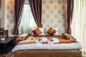 Centre d’affaires dans la chambre