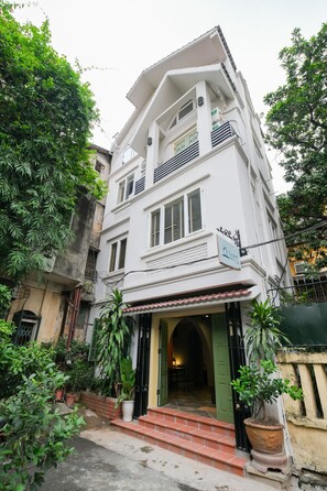 ด้านหน้าที่พัก