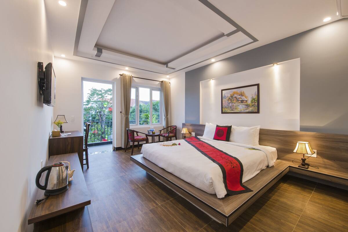 디럭스 더블룸, 수영장 전망 | 1 개의 침실, 미니바, 객실 내 금고, 각각 다른 스타일의 인테리어