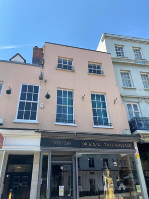 Front of property - Guards View Windsor (Windsor)