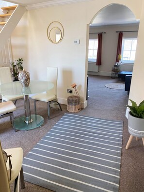 Exclusive Apartment, 1 King Bed | Living area | Flat-screen TV - Guards View Windsor (Windsor)