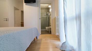 Family Double Room, Garden View | Desk, free WiFi, bed sheets