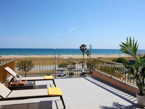 Unclassified image, 2 of 62, button - Aparthotel Solifemar (Castelldefels)