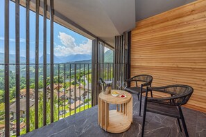 Terrace/patio - Hotel Miravalle (San Lorenzo Dorsino)