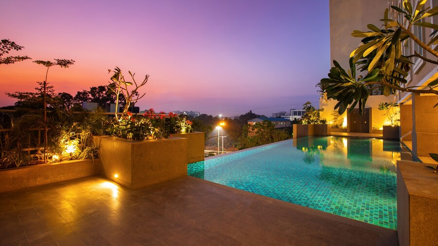 Lemon Tree Premier City Center Pune